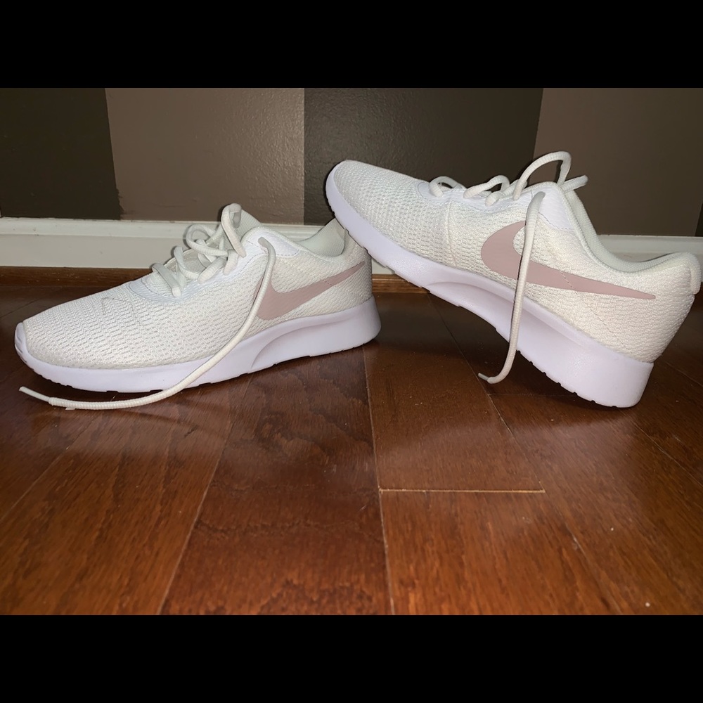Nike Women’s Tanjun
